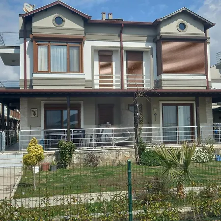 וילה Deniz Konaklari גומולדור